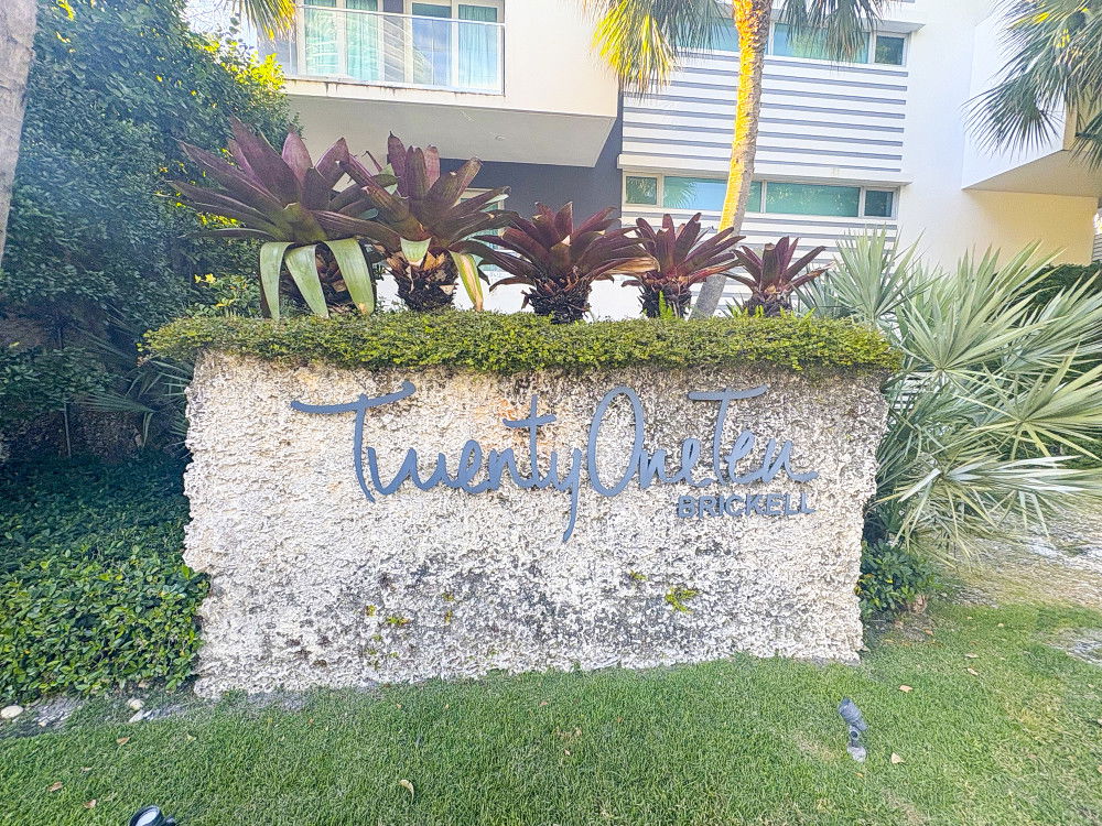 Twenty One Ten Brickell - 1